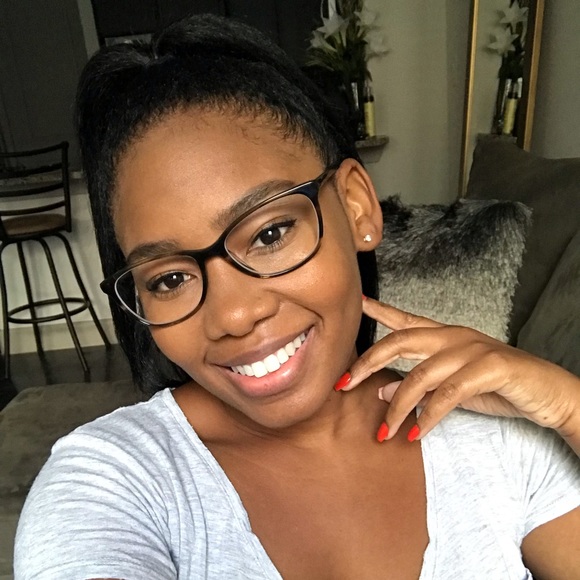 Meet your Posher, Deondra - Picture 1 of 1